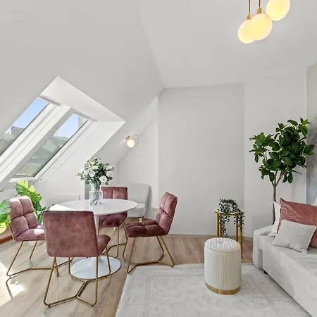 Modern City-View Stay In The Heart Of Vienna