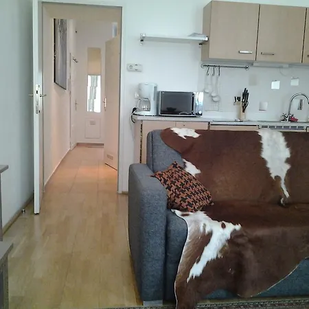 Vienna Center Margareten Apartment