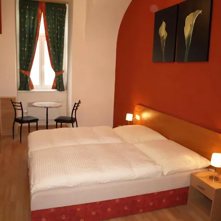 Pension Tal Studios