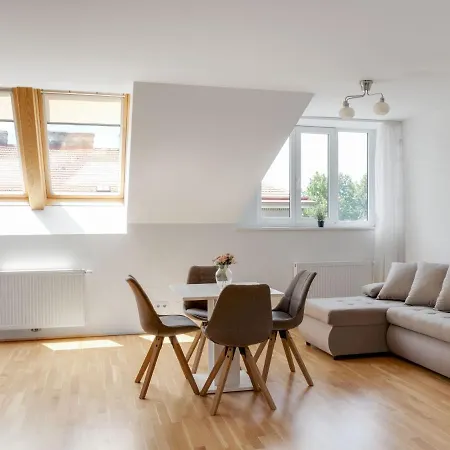 Elegant Apartment In Vienna With Patio