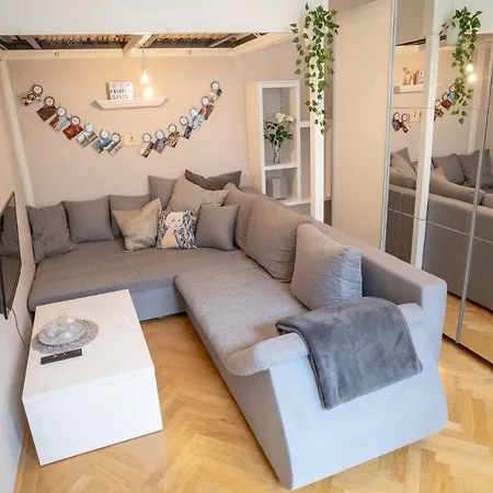 Cozy Modern Nest In The Heart Of Vienna With Netflix Apartment