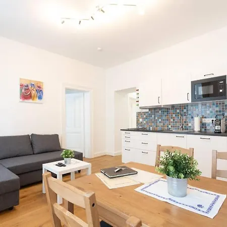 14 C&J'S Apartment