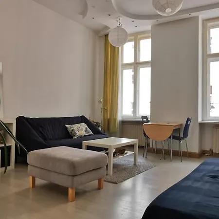 Alliierten Apartment L