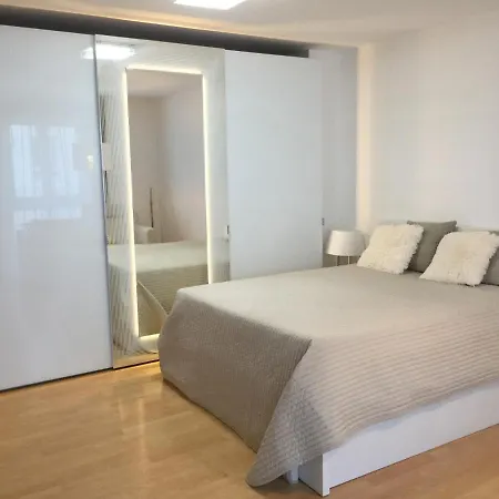 No Smoking, Cozy Apartment In Top Location 15 Min To Center