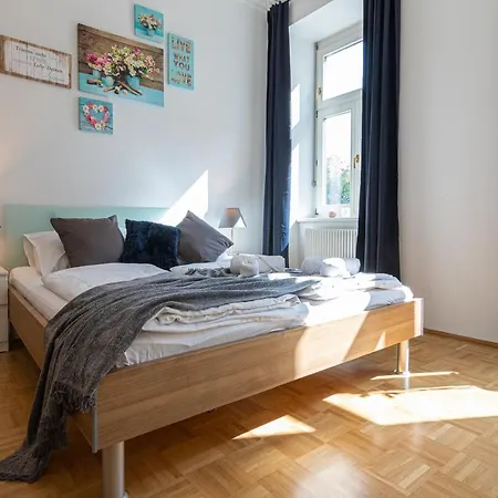 Yeshello Elegant Apartment Near Central Vienna