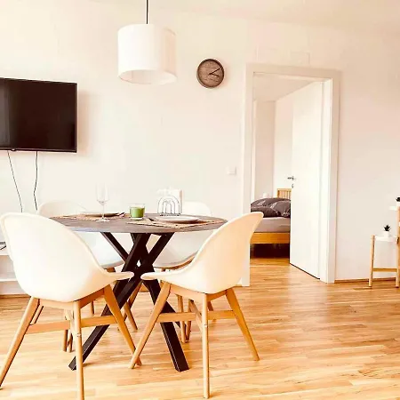 Gemutliches Sonnenwohnen City Apartment Bei U-Bahn Und Mit Parkplatz