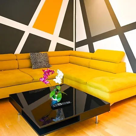 Modern Suite City Center