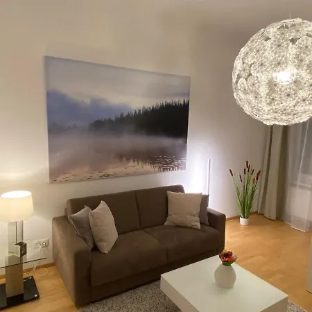 New Cozy Apartment, Top Location, 12 Min To Center