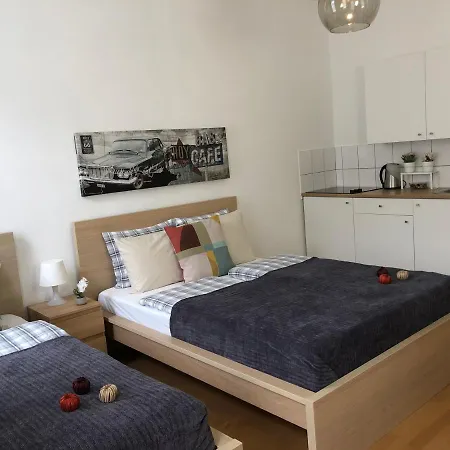 New, Bright Apartment Near The Metro!