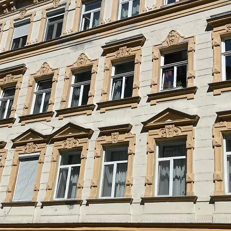 Апартаменти Madu-Living Vienna - Gustav