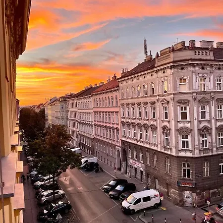 Trendy Apartment Near Schloss Schonbrunn