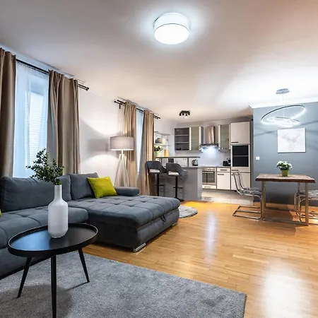 Live Centrally In A Spacious And Modern Apartment In Vienna