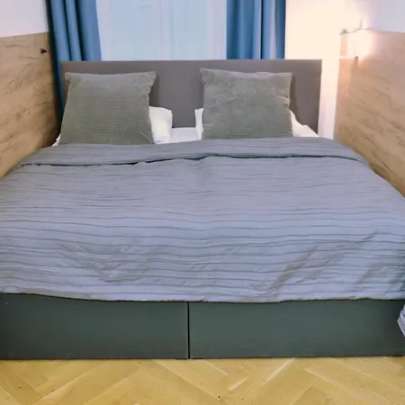 Jimmy'S Apartments Suites