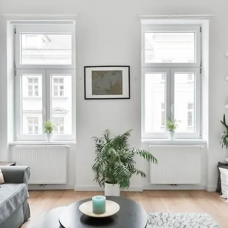 ⍟Luxurious And Bright⍟ 5 Min Walk To City Center Appartamento