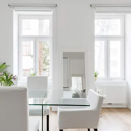 Apartament ⍟Luxurious And Bright⍟ 5 Min Walk To City Center