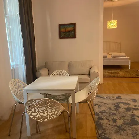 Altbau Apartment
