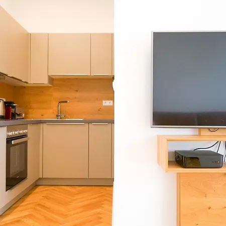 Nadland Apartments B7