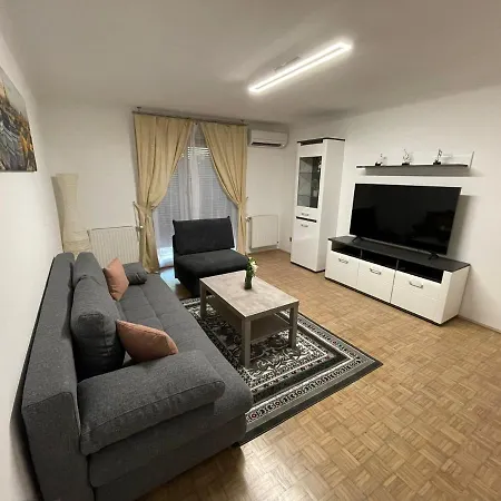 Refaeli Apartments 1020
