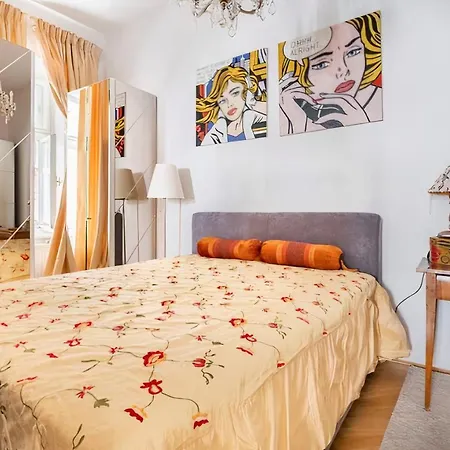 Imperial Gem . Flamboyant Studio . Heart Of Vienna Apartment