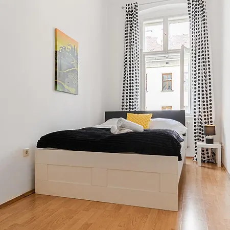 Typical 2Br Viennese Apartment Wiener Stadthalle