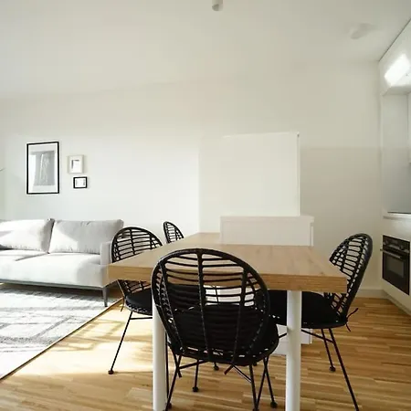 Apartment With Terrace Near Metro Station And Spa