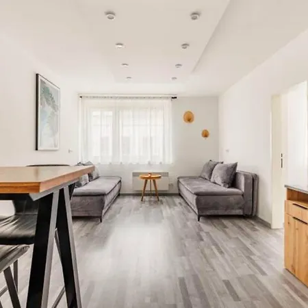 Cozy Renovated Apartment Close To Schoenbrunn Palace