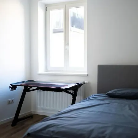 Comfortable 2Br Apt With Parking, Wi-Fi Near City Center, Wein, Austria