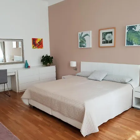Viennese Art Apartment