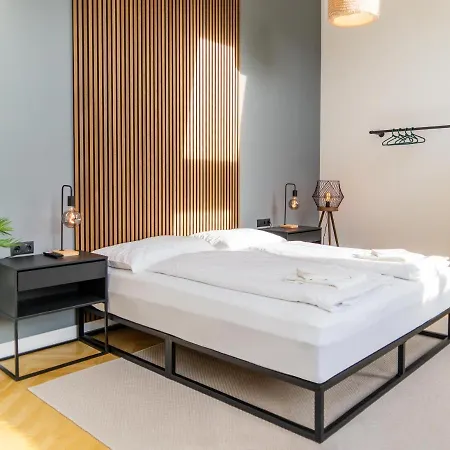 Myflat - Bright Apartment Near Central Station