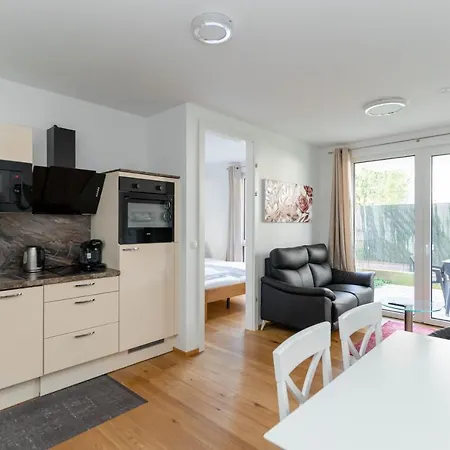 Modern Apartment With Tiny Garden Near City Center