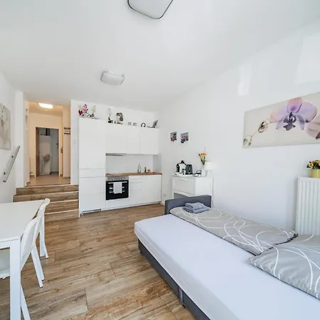 Modernes Appartement Nahe U-Bahn Und Schoenbrunn