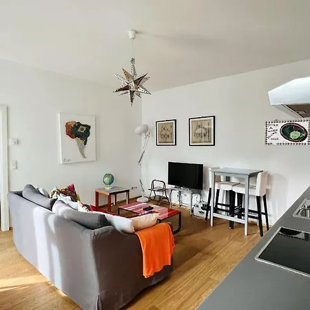 Cozy Retreat With Large Balcony Near Schoenbrunn