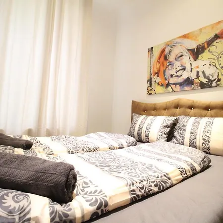 Private Double Bedroom Rf2