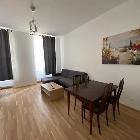 Niceapartmenthollergasse 8