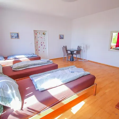 Luxurious Apartment South Of Vienna Lv8