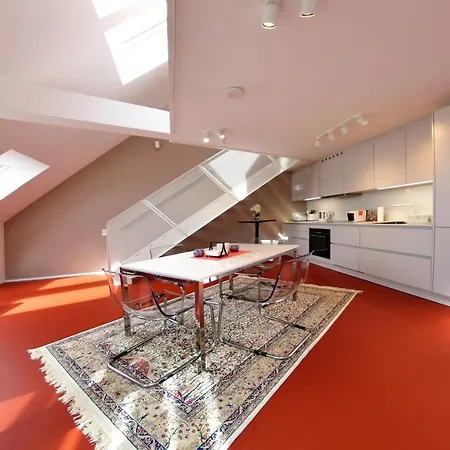 Julius 22 - Duplex Apartment 5 Mins To City Center