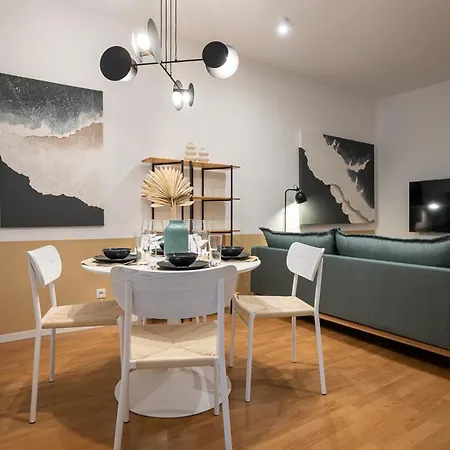 42 M2 Central Bright Apartment With A Terrace