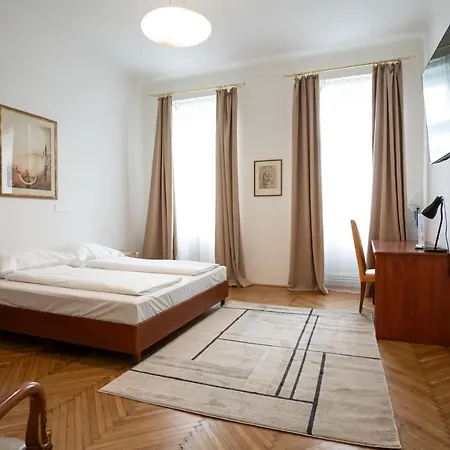 Central Spacious Apartment With A King-Size Bed