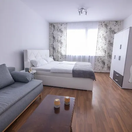Southern Living By Jr City Apartments - Visit Vienna & Shop In Vosendorf