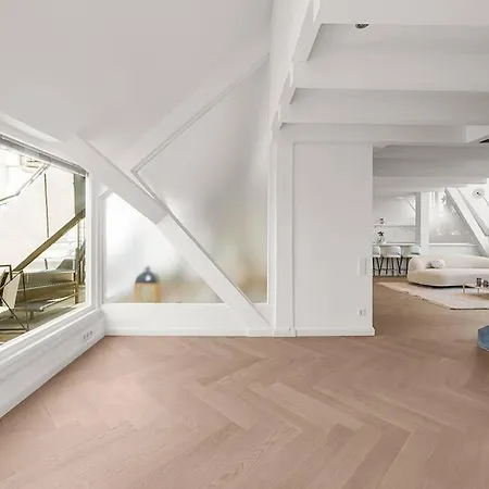 Ferienwohnung Designer Penthouse With Balcony