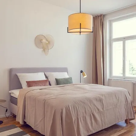 The 77 Erna Apartment