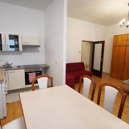 Cozynite Premium Apartment Hernals 1
