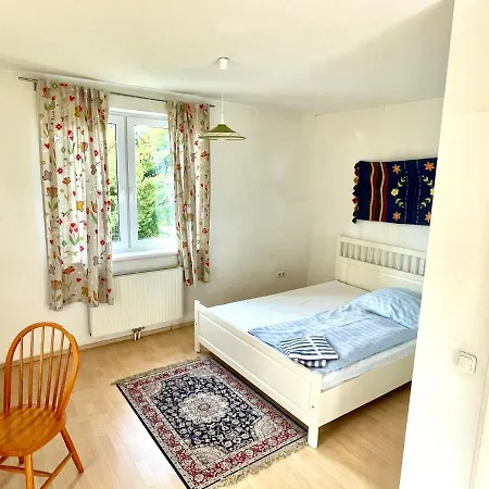 Gaestezimmer Rothneusiedl