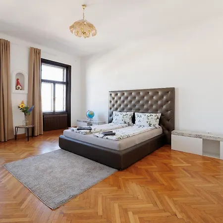 Central Apartment - Private Sauna