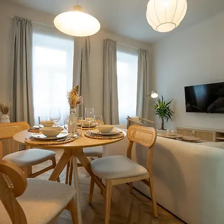 Brand-New 2-Room Apartment In A Top Location