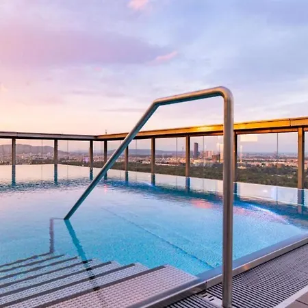 Mca Triiiple I Rooftop Pool I Netflix