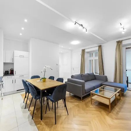 Vienna Chic Residences #King Suite #Brand New#