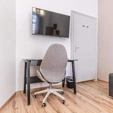 Comfortable 1 Bedroom Apartment In Prime Location