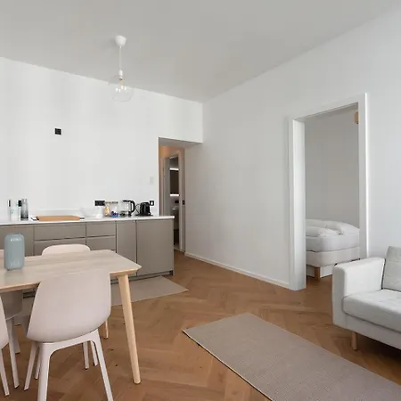 Modern Wohnen Im Renovierten Stil-Altbau
