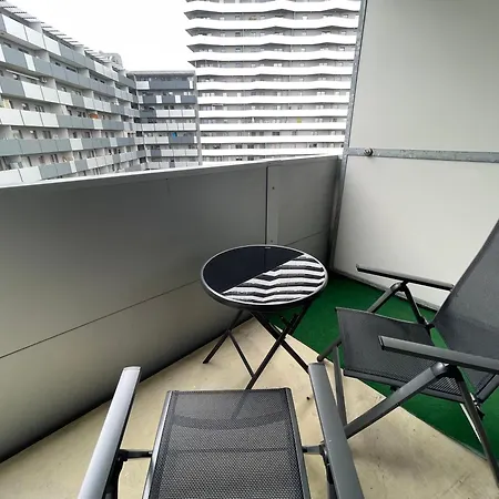 Spacious 1Br Apartment With Balcony Above Citygate Shopping Complex With Metro Access